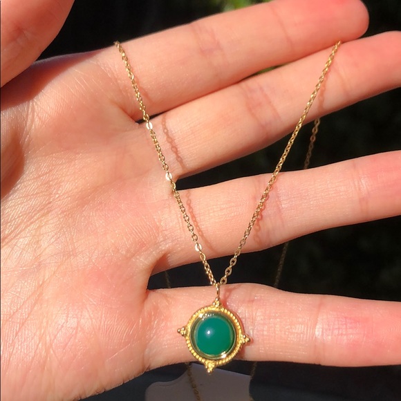 New 18k Gold Plated Green Agate Stone Pendant - Picture 4 of 5